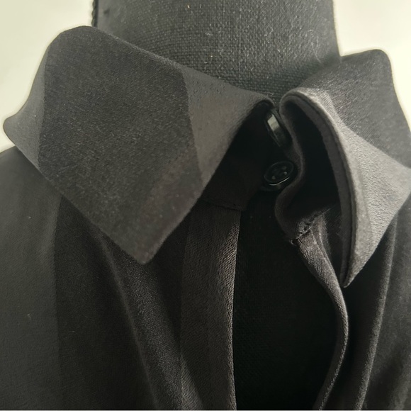 Ann Taylor Classic Black Top, Size Medium (8-10) - Picture 7 of 7